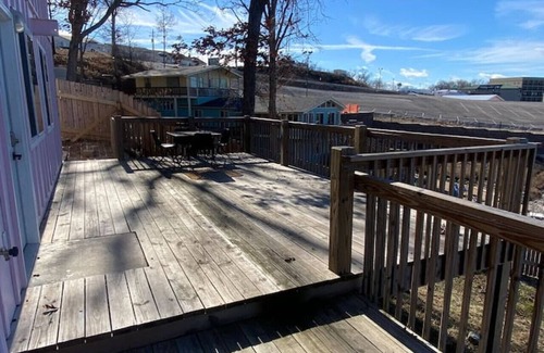 Lake of the Ozarks Apartment | Villa #3 Sleep 6-Bachelor/Bachelorette Parties!