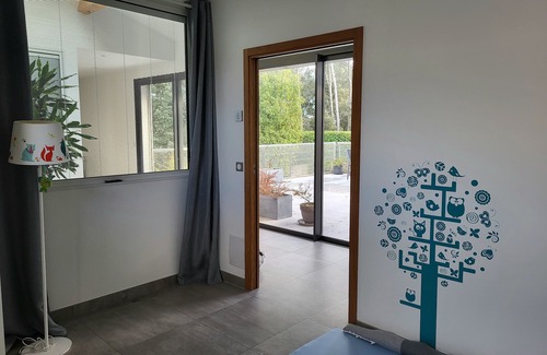 Saint-Clement-de-Riviere Villa | Villa 300 M2, Dans la Pinède, Avec Salle de Jeux et Piscine et à 30mn des Plages