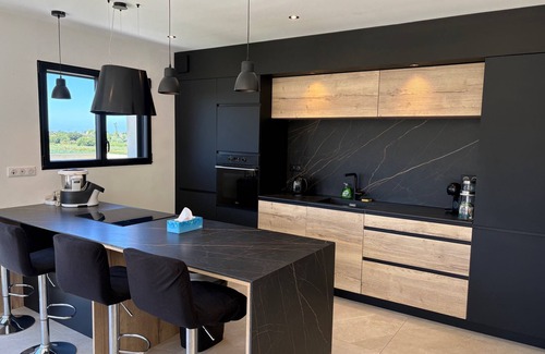 Cleder Villa | Villa 4 bedrooms and 2 bathrooms