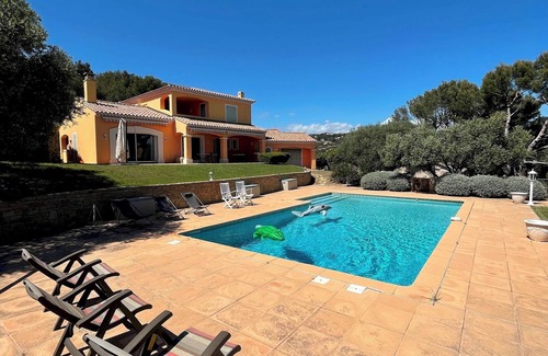 Ollioules Villa | Villa 4 chambres, piscine, clim, vue mer, wifi