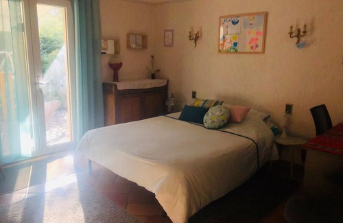 Los Masos Villa | Villa 4 faces large garden, quiet, mountain view, near river and lake