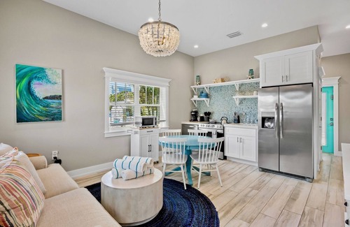 Holmes Beach Villa | Villa #4 Sand Dollar! Pool, Porch, Near the Beach!