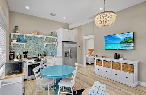 Holmes Beach Villa | Villa #4 Sand Dollar! Pool, Porch, Near the Beach!