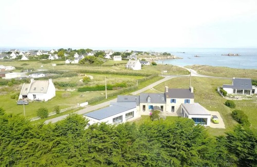 Plouneour-Trez House | Villa 4* -Ty-Vran-Internal swimming pool-50 meters from the beach.