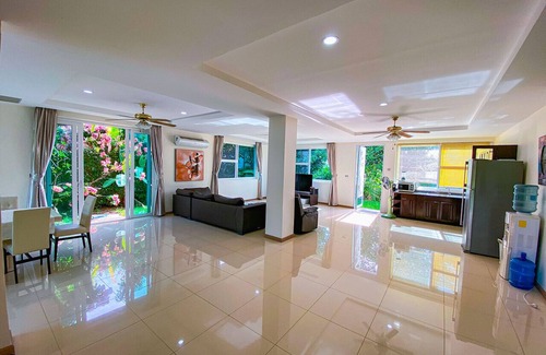 Na Chom Thian Villa | Villa 5 bedrooms, Bang Sarey