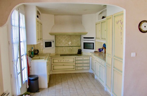 Saint-Zacharie Villa | VILLA - 5 BEDROOMS - SLEEPS 10 - PRIVATE POOL - LARGE GARDEN