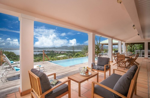 Le Robert Villa | Villa 5 Chambres Avec Piscine et vue sur la Baie du Robert