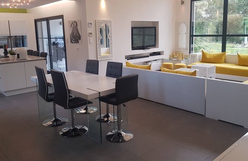 Vedene House | Villa 5 min from Avignon contemporary design villa with swimming pool