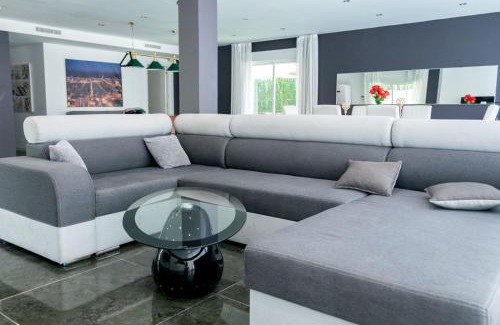 Castelldefels House | VILLA 5 PLAYA A 2 MINUTOS