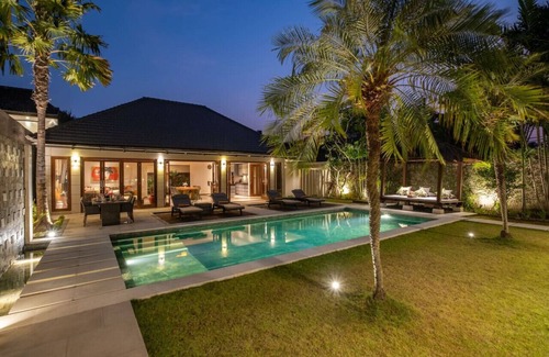 Petitenget Villa | Villa 500m2 with 14m Pool, BBQ, Pinball - Seminyak