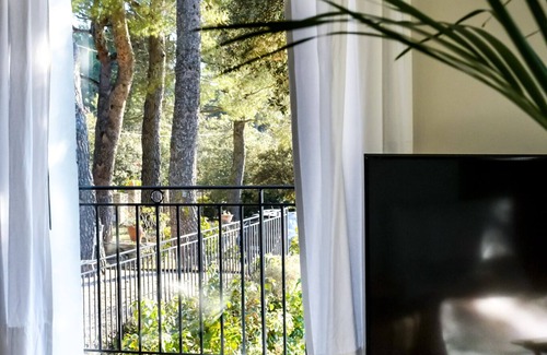 L'Isle-sur-la-Sorgue Villa | Villa 6 persons Pool and outdoor bar - overlooking the Alpilles