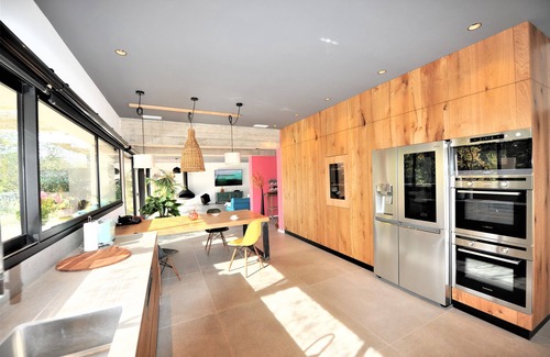 L'Isle-sur-la-Sorgue Villa | VILLA 6 persons, 5*, with swimming pool, spa and river