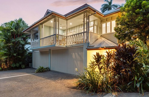 Port Douglas Villa | Villa 7 @ Latitude 16 - 3 Bedroom Villa in Town Centre