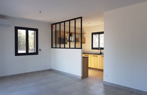 Solaro House | Villa 75m ² new entirely air-conditioned on private and sported property.