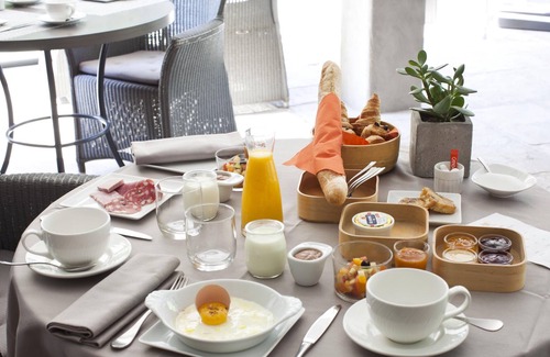 Saint-Paul-Trois-Chateaux Hotel | Villa Augusta