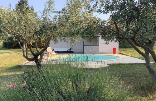 Saint-Paulet-de-Caisson House | Villa Avec Piscine au Cœur de la Provence