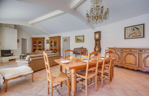 Saint-Sulpice-et-Cameyrac Villa | Villa avec piscine aux portes de Bordeaux