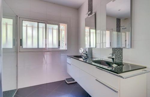 Saint-Sulpice-et-Cameyrac Villa | Villa avec piscine aux portes de Bordeaux