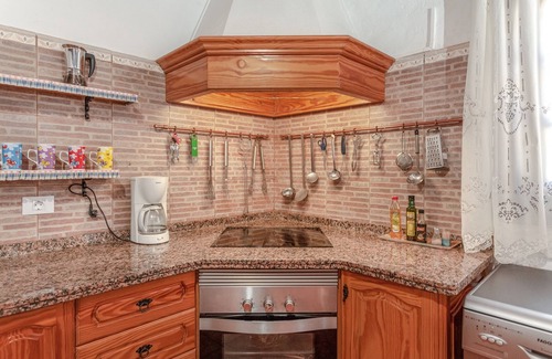 Puerto del Rosario Villa | Villa "Abraham" with Mountain View, Wi-Fi, Pool & Terrace