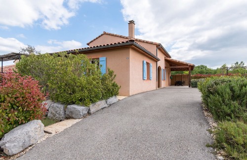 Vallon-Pont-d'Arc Villa | Villa Acacia for 8 people close to the communal swimming pool
