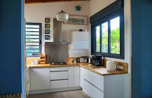 L'Etang-Sale Villa | Villa Acacias, Villa Acacias, piscine et vue panoramique