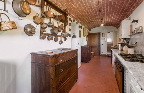 Castiglione del Lago Villa | Villa Acquaviva With Pool In Perugia