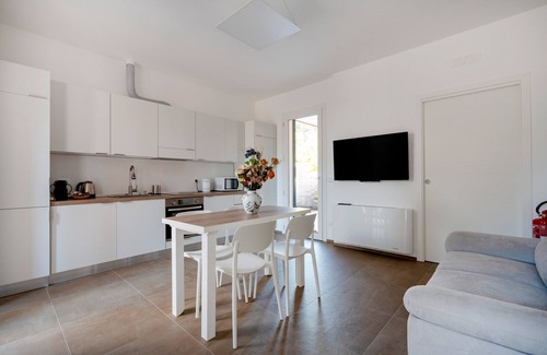 Selva di Fasano Apartment | Villa Ada - Apartment 'Monica' with Private Terrace, Wi-Fi and Air Conditioning