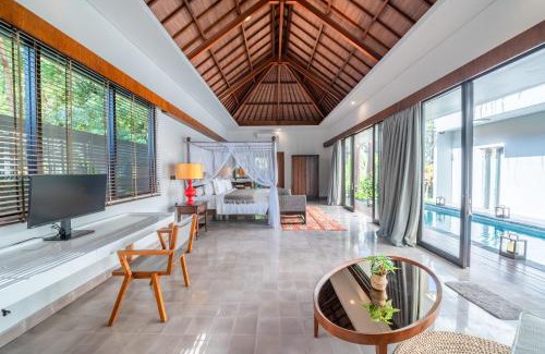 Batu Bolong Villa | Villa Aiimara - Modern 5-bedroom Villa AMAZING LOCATION