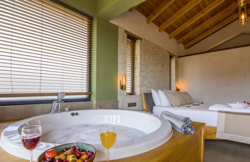 Yaniklar Villa | Villa Alanza - Two Bedroom Villa, Sleeps 4