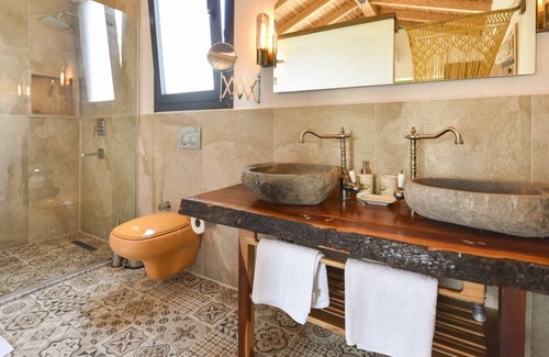 Yaniklar Villa | Villa Alanza - Two Bedroom Villa, Sleeps 4