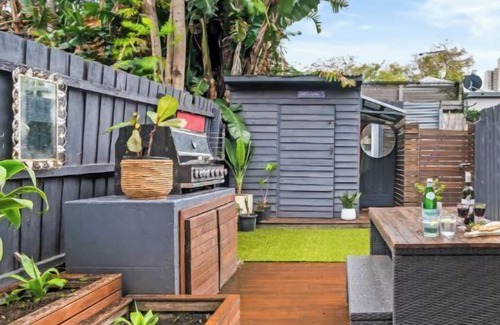 Albert Park Apartment | Villa Alba: 3BR Albert Park Brilliance & Location