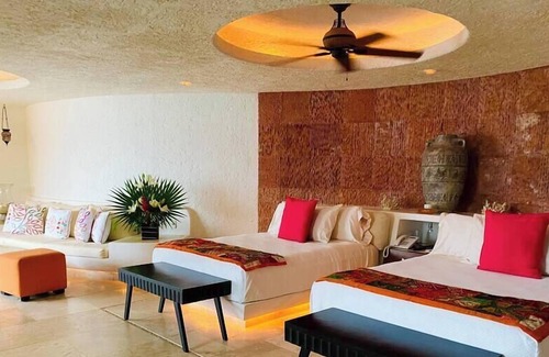 Playa Guitarron House | Villa Alejandra: Majestic house with private beach