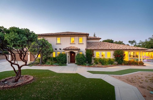 Templeton Villa | Villa Allegria Luxe-Pool, Spa, Casita, Sleeps 12