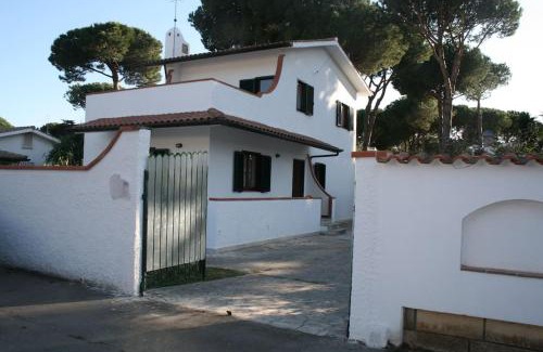 Latina Lido House | Villa Amalia - condominium private beach