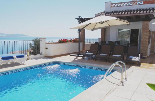 Velilla-Taramay Villa | VILLA AMANECER