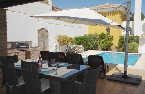 Velilla-Taramay Villa | VILLA AMANECER