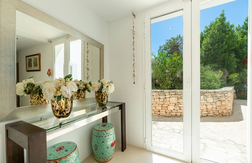 Santa Eulalia del Rio Villa | Villa 'Amarantos' with Mountain View, Wi-Fi and Air Conditioning
