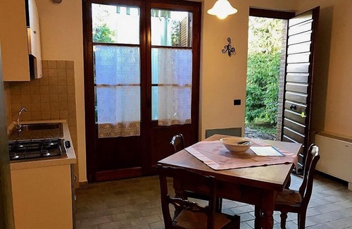 Massa Marittima House | Villa Amarena M: A graceful studio apartment in the characteristic style of the Tuscan countryside, with Free WI-FI.