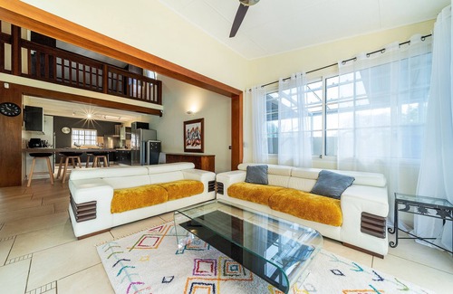 L'Etang-Sale Villa | Villa Ambassador - 5* - For 4 to 20 people, 300m² villa, swimming pool, Jacuzzi.