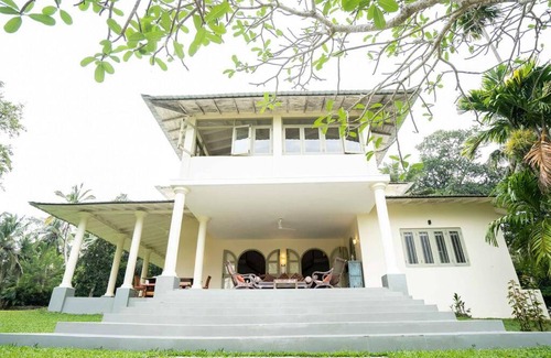 Unawatuna Villa | Villa Amber Llama Secluded Coastal Villa -Thalpe