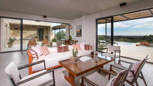 Avola Villa | VILLA AMORE 8, Emma Villas