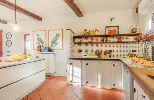 Lucca Villa | Villa Amore, a Romantic Hilltop Farmhouse in Lucca
