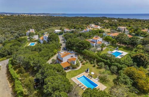 Lagoa e Carvoeiro Villa | Villa Amoreira by Villa Plus