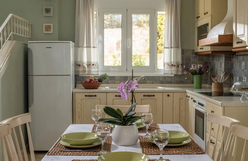 Gerani Villa | Villa Anemoni - Three Bedroom Villa, Sleeps 6