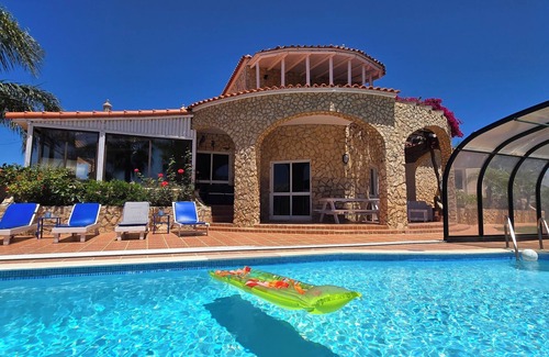 Albufeira Villa | Villa Ania- Private villa w/pool&jacuzzi for 16 to 31 people a 6min Albufeira