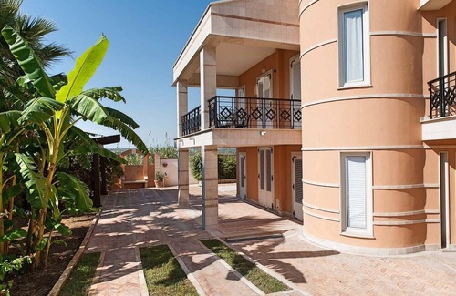 Noto Villa | Villa Anji - 10 Guests - Private villa with pool