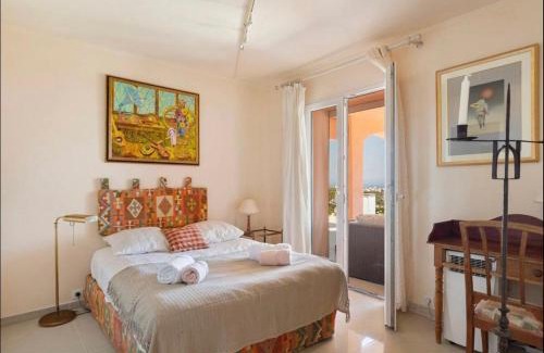 La Celle-sous-Gouzon Villa | Villa Antibes 180 Seawieu