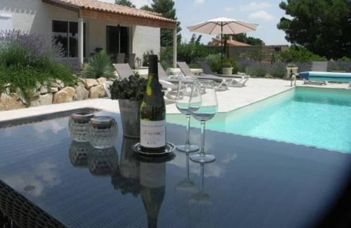 Pouzols-Minervois Villa | VILLA APHRODITE - sleeps 6 with heated pool and air conditioning