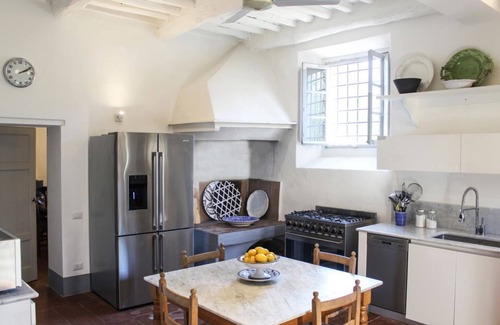 SantʼAndrea di Compito Villa | Villa Aquila - Six Bedroom Villa, Sleeps 12