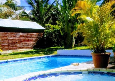 Entre-Deux House | Villa arbre du voyageur, 4 étoiles et 4 clévacances